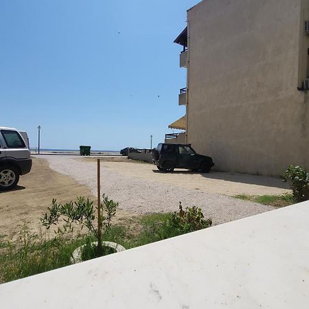 House Spanos Sarti Bagian luar foto