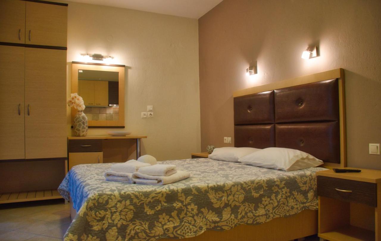 House Spanos Sarti Bagian luar foto