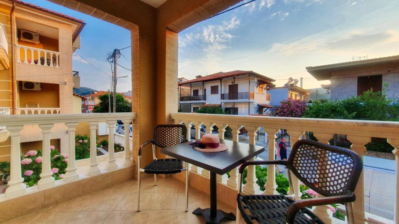 House Spanos Sarti Bagian luar foto