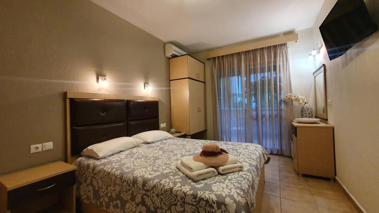 House Spanos Sarti Bagian luar foto