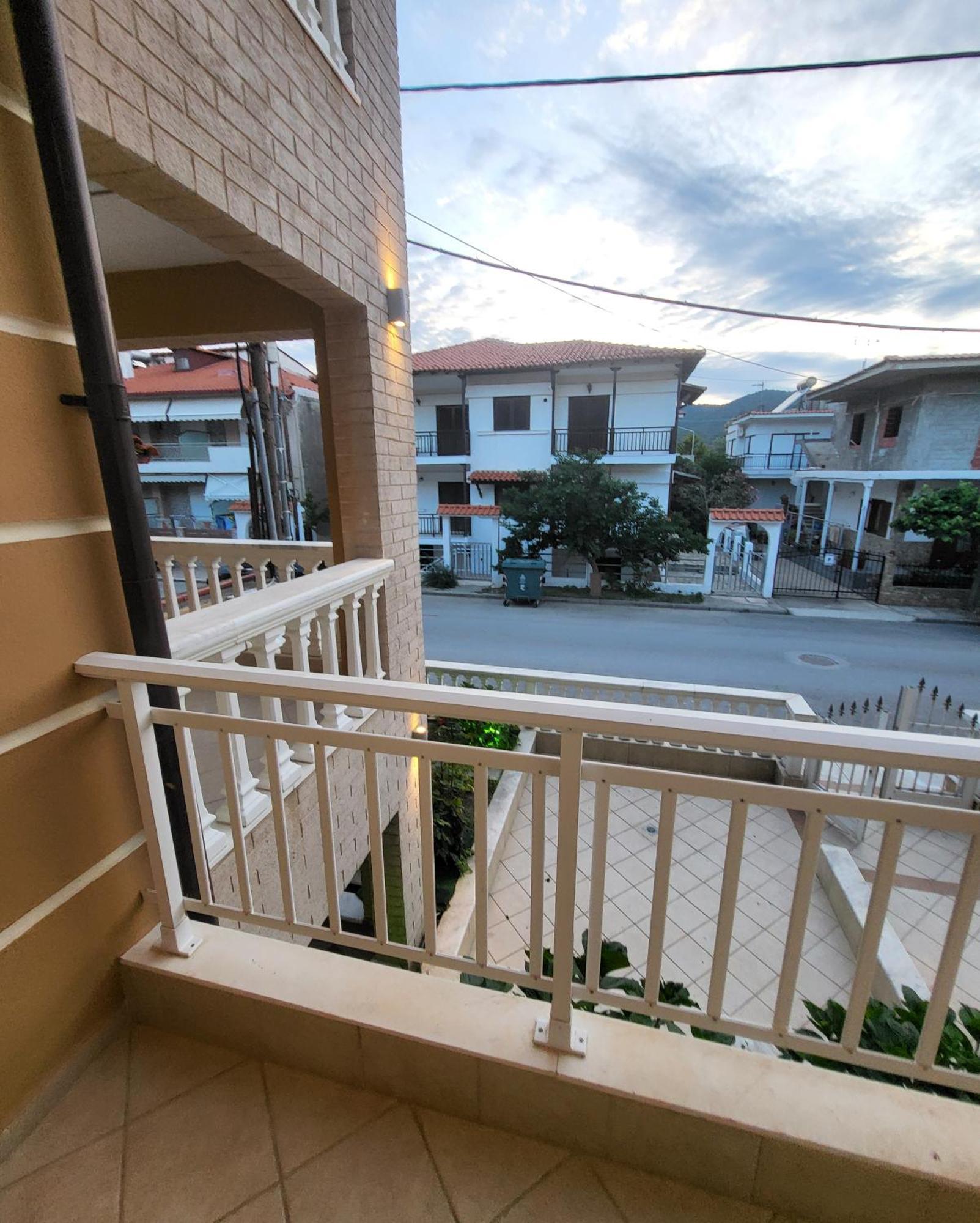 House Spanos Sarti Bagian luar foto