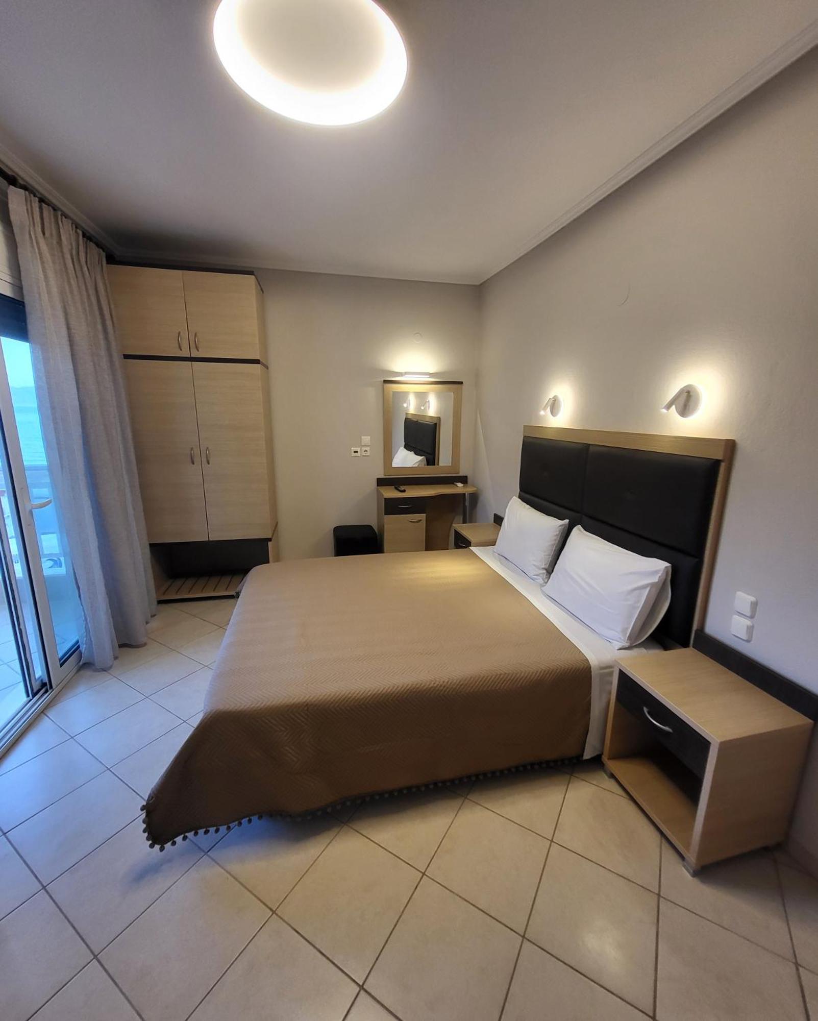 House Spanos Sarti Bagian luar foto