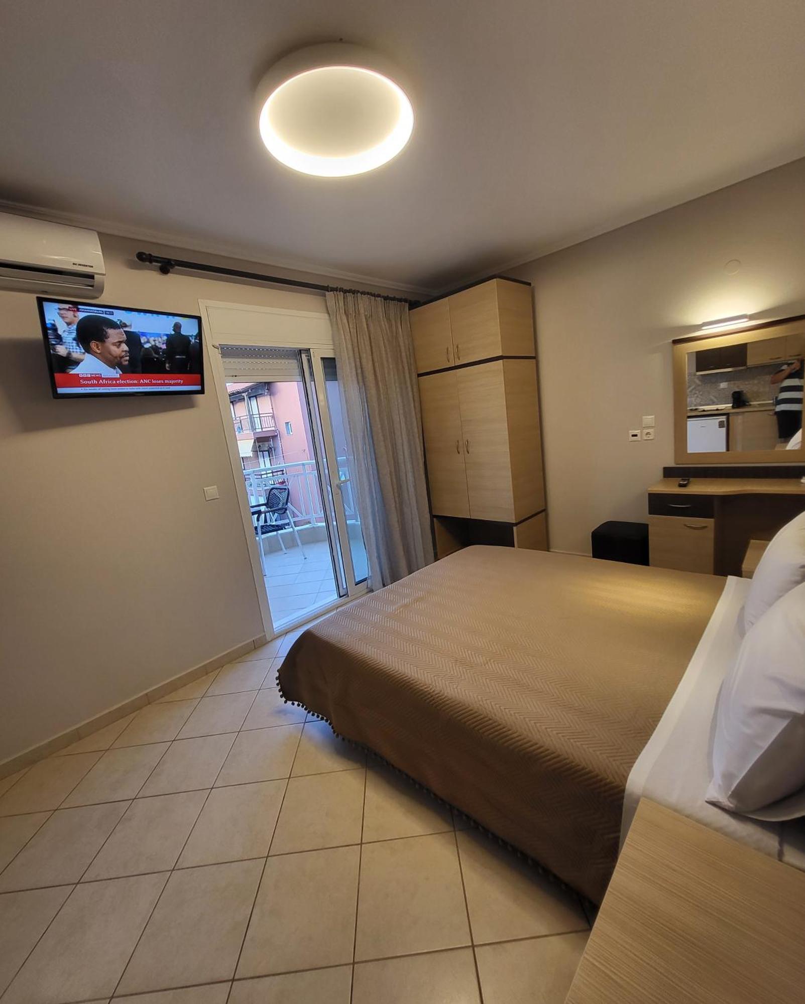 House Spanos Sarti Bagian luar foto