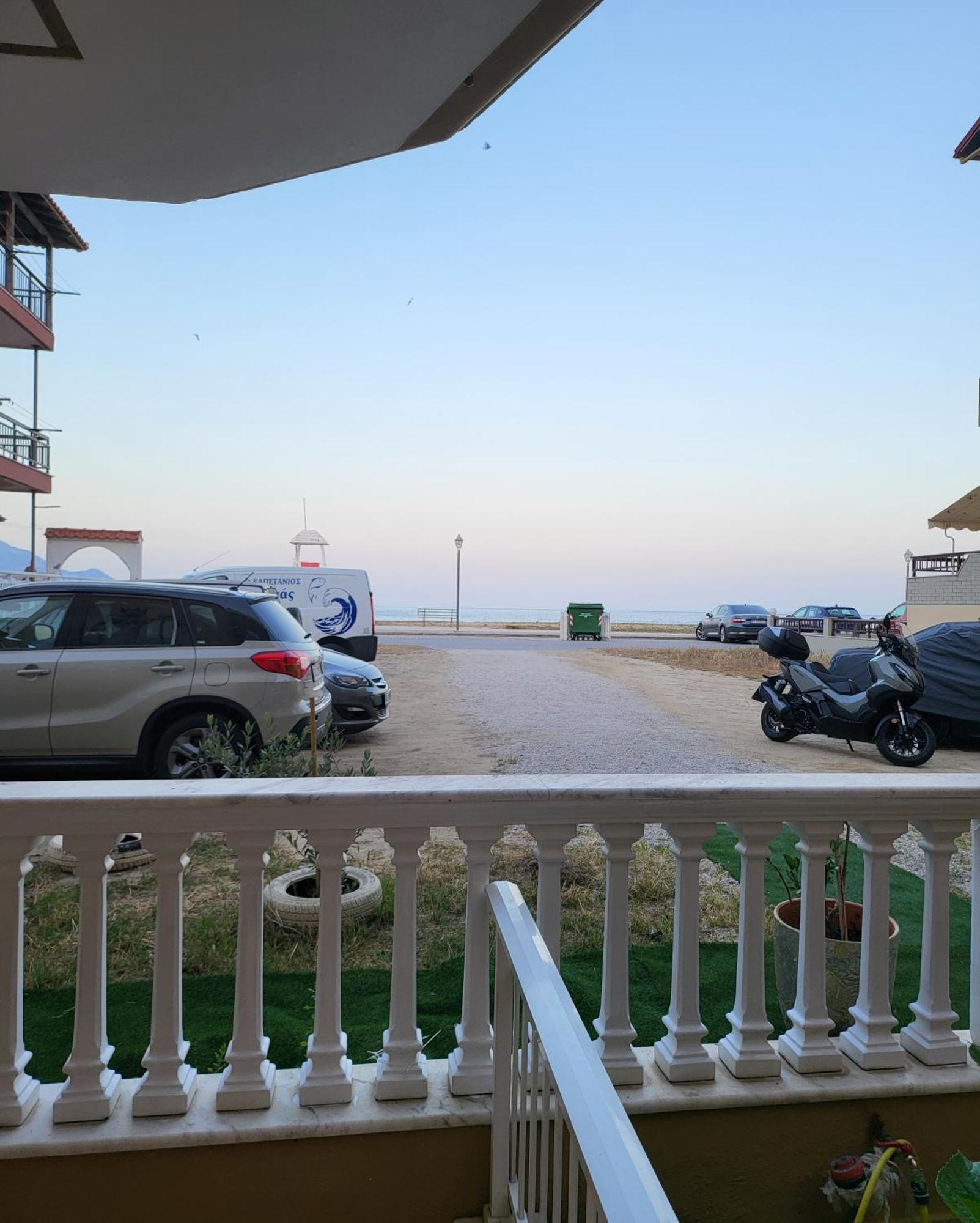 House Spanos Sarti Bagian luar foto